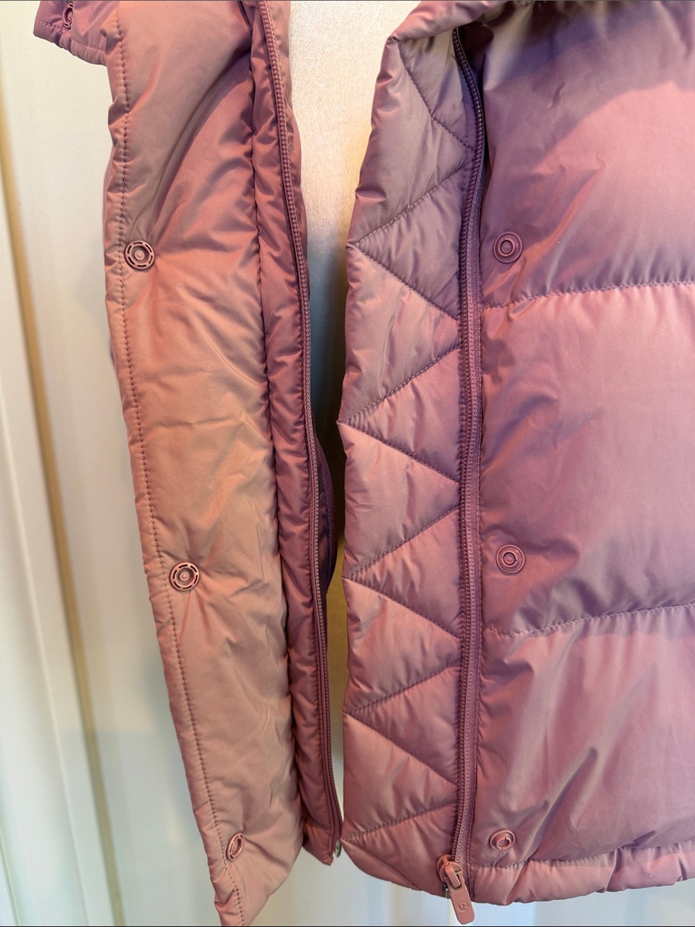 Lululemon Wunder Puff Cropped Vest in Velvet Dust Purple Size 6 - Picture 11 of 15